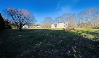 61 Pachaug River Dr, Griswold, CT 06351