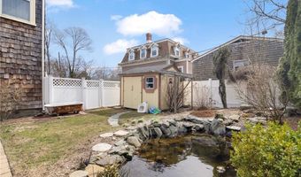 55 Hunter Ave, Newport, RI 02840