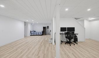 5 County St, Berkley, MA 02779