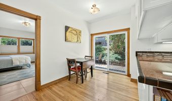 185 Almond St, Ashland, OR 97520