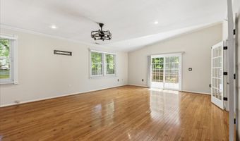 4003 KLOMAN St, Annandale, VA 22003