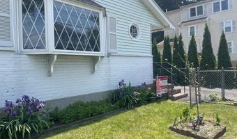 67 Oakcrest Rd, Boston, MA 02136