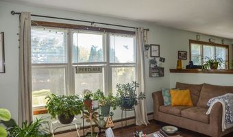 499 W River Rd, Augusta, ME 04330