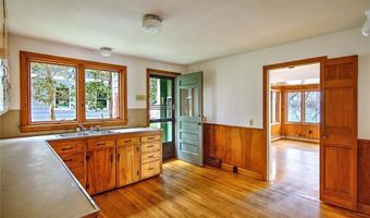 35 Hanson Rd, Barrington, RI 02806