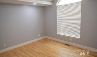 1030 Oakwood St, Burley, ID 83318