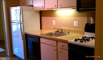 18 CROSS KEYS Rd 18C, Baltimore, MD 21210