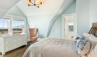 150 Boston Neck Rd, Narragansett, RI 02882