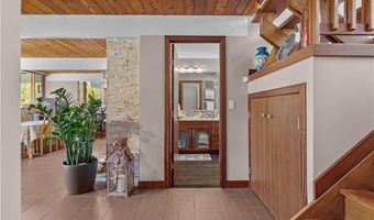 10 Ocean View Dr, Middletown, RI 02842