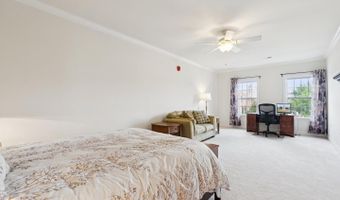 44589 YORK CREST Ter #200, Ashburn, VA 20147
