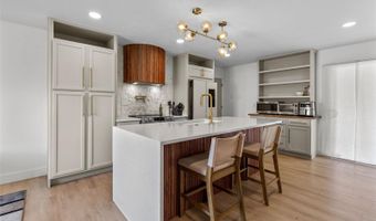 690 S Newark Ct, Aurora, CO 80012