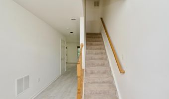 5236 BALLYCASTLE Cir, Alexandria, VA 22315