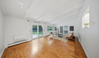 5 Beaver Pond Rd, Albany, NY 12211