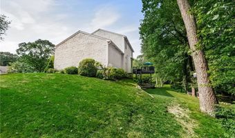 84 Country Hill Ln, North Kingstown, RI 02852