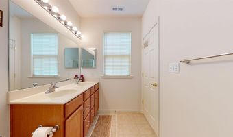 18 Delray Ln, Absecon, NJ 08201