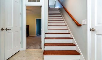 3976 Post Rd, Warwick, RI 02886