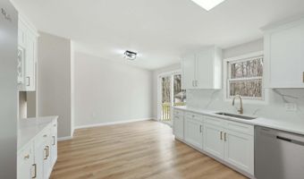 506 Forrest Brook Dr, Absecon, NJ 08205