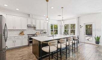 6531 MAYPORT Dr, Apollo Beach, FL 33572