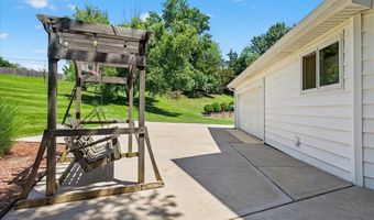 291 Oak Path Ct, Ballwin, MO 63011