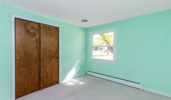 24 Glenbourne Ct, Amherst, NY 14221