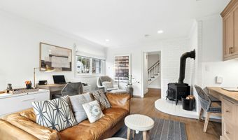 15 Queens Ln, Darien, CT 06820