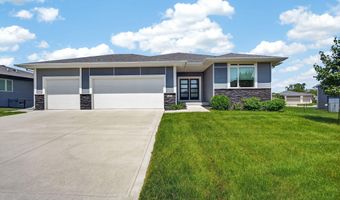5219 Springbrook Dr, Ames, IA 50014