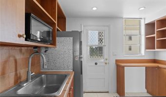 3030 Marcos Dr T-412, Aventura, FL 33160