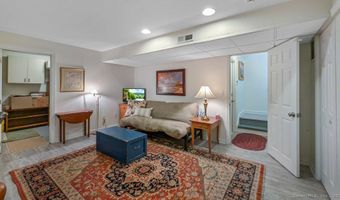 12 Boulevard Dr 35-186, Danbury, CT 06810