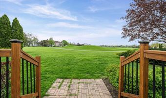 1713 Edgewood Dr, Algonquin, IL 60102