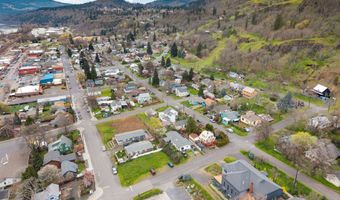 304 E HUMBOLDT St, Bingen, WA 98605
