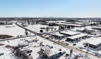 1567 Hammond St, Bangor, ME 04401