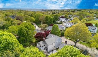 7 Florence Ave, Newport, RI 02840