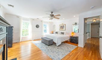 15 Tanglewood Dr, Andover, NJ 07848