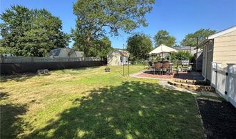 17 Rondeau Rd, Bellingham, MA 02019