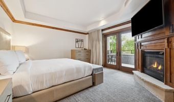 415 E Dean St Unit 17 Week 7 St, Aspen, CO 81611