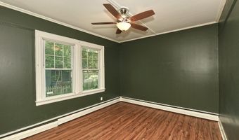 23 Maple Dr, Amityville, NY 11701