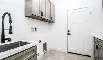 19299 Roanoke Rd, Apple Valley, CA 92307