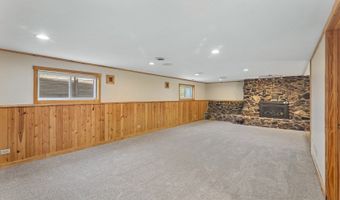 327 Oakwood Dr, Antioch, IL 60002