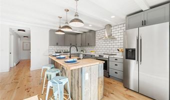 95 Capstan St, Jamestown, RI 02835