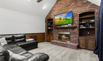 81 Plumwood Ct, Amherst, NY 14051
