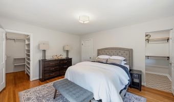 3119 N Farmcrest Dr, Amberley, OH 45213