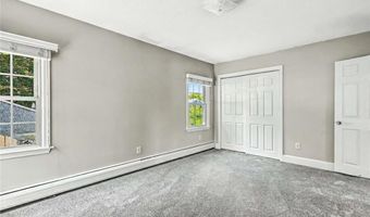 25 Viking Dr, Bristol, RI 02809