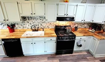 8079 Wayside Creamery Rd, Alderson, WV 24910