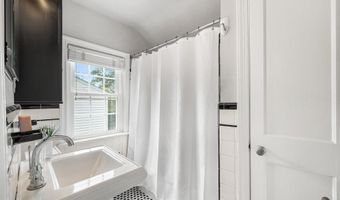 6145 12TH St N, Arlington, VA 22205