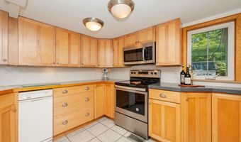 117 Middle Rd, Acton, ME 04001