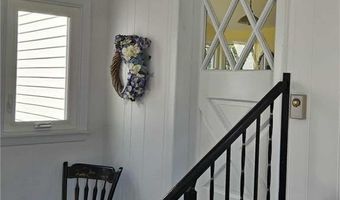 1 Brookdale Dr, Hopkinton, RI 02804