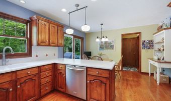 450 Eldridge Rd, Aurora, OH 44202