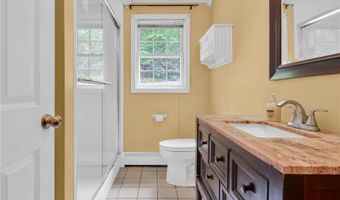 167 Vernon Dr, Glocester, RI 02814