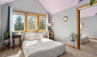 335 NW 17th St, Bend, OR 97701