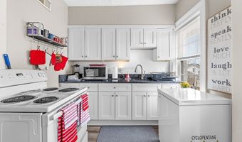 203 Glamorgan St, Alliance, OH 44601