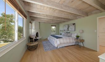 525 SOLANO Dr SE, Albuquerque, NM 87108